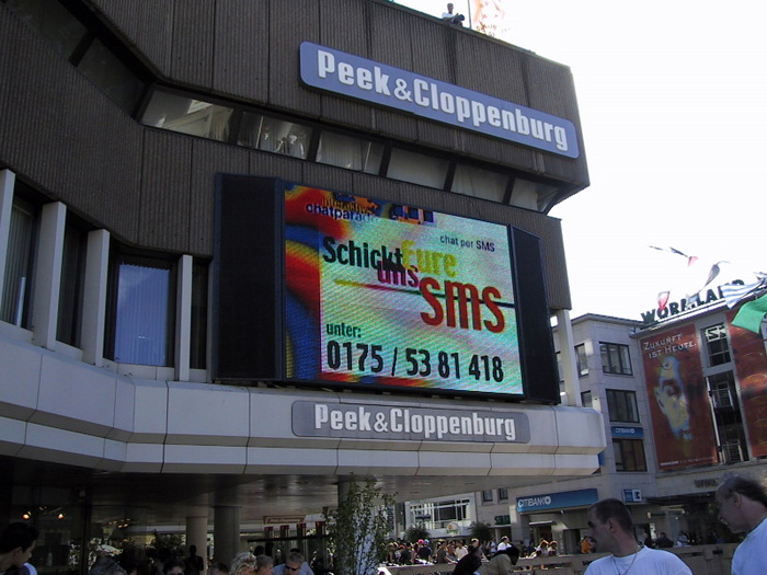 SMS-Event auf der „Reincarnation Parade 2000“ in Hannover